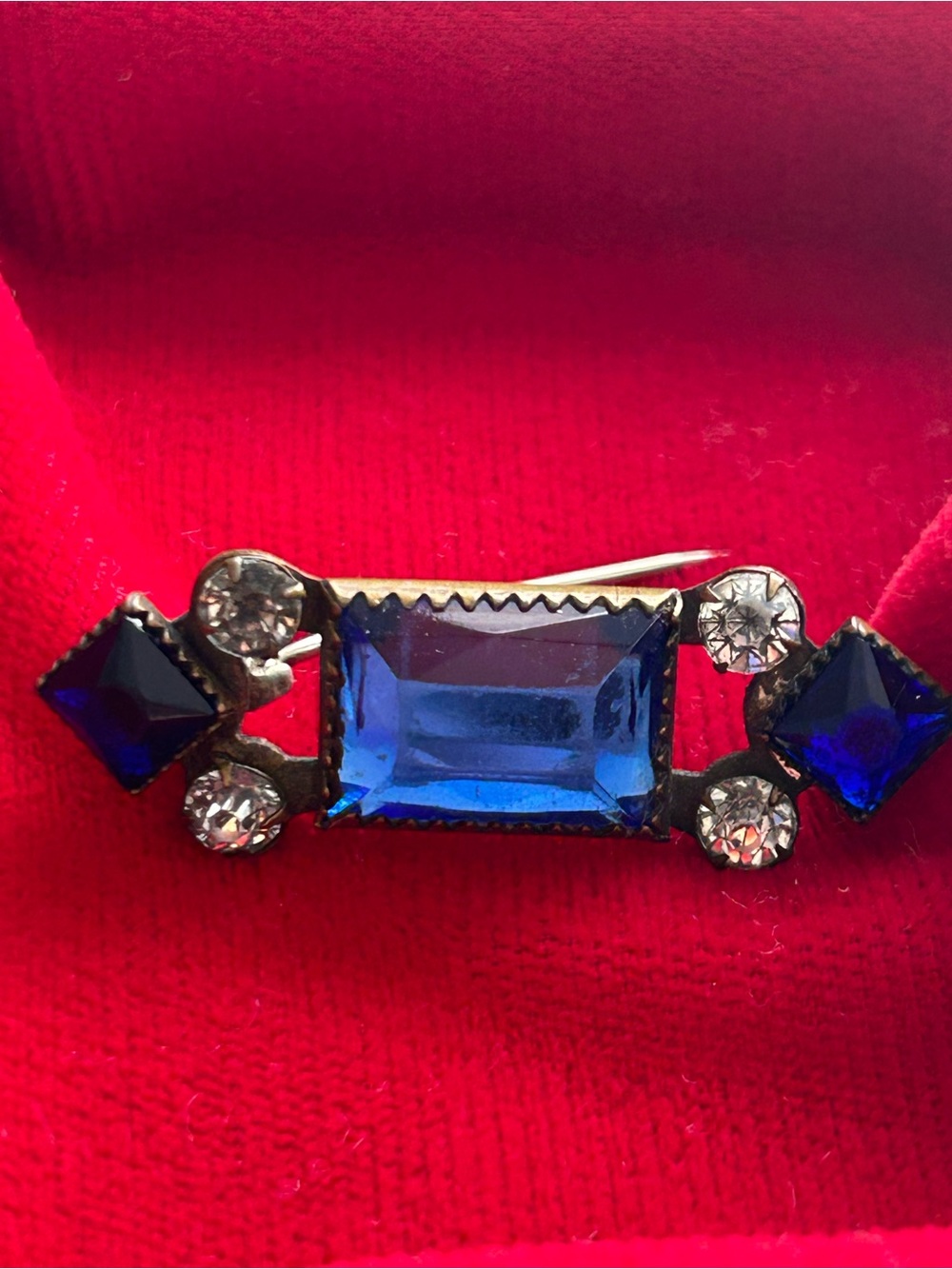 Exquisite 1920s Art Deco Bar Pin